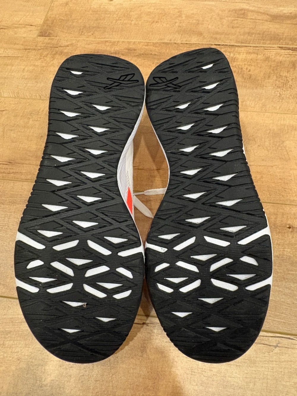 NEW Reebok Size 8 Training Shoe - Picture 5 of 6